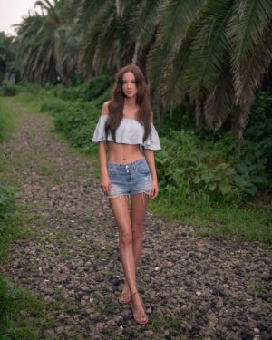 Lee Seo-el Instagram - 🌴💚