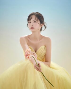 Lee Seo-el Instagram - #oscardelarenta 💛