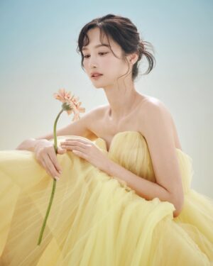 Lee Seo-el Instagram - #oscardelarenta 💛