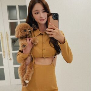Lee Seo-el Instagram - 거울셀카이제그만. 근데 같이 셀카찍는 우리 루시 너~~무 귀여워서🥺💕