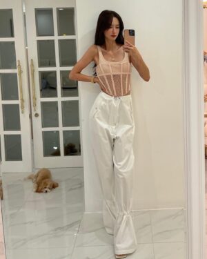Lee Seo-el Instagram - Mirror selfies