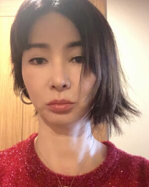 Lee So-ra Instagram - 아 시원해~~ 

#단발머리