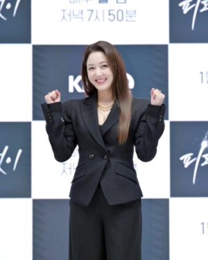 Lee So-yeon Instagram - #피도눈물도없이 
#오늘 #첫방송
#7시50분 #kbs2
#많은사랑부탁드려요 ^^