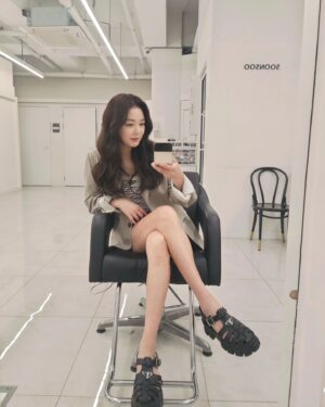 Lee So-yeon Instagram - #출근준비
#날씨좋아 #기분도좋고 
#오늘도화이팅
#순수청담