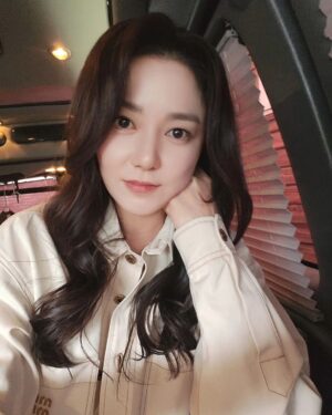 Lee So-yeon Instagram - #출근 ㅋ
#힘내자💪 
#피도눈물도없이 #촬영