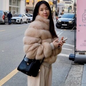 Lee Soo-kyung Instagram - .
OMG!!!!!!😖🥶
하루만에?????
이렇게 추워진다구욧????
바람까지 한몫 더 하네요💨
언능 들어가서 
따끈한 국물 먹어야지..

#최강추위#음력이옳다
#파비오가바찌#🥶
#겨울코디#감기조심하세요