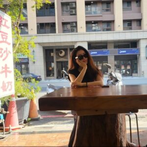 Lee Tae-ran Instagram - miss~♡
.
.
우연히 발견한 #가오슝맛집 
편리하고 편안한(?) #가오슝버스 #😴