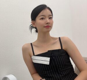 Lee Xia Instagram - 굿모닝❤️ 비가 많이 오네요 우산 챙기세요~~
