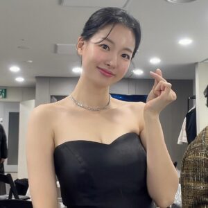 Lee Xia Instagram - 이쁜 사진 감사합니다❤️ 시상식 사진이예요