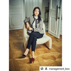 Lee Yo-won Instagram - #Repost @management_koo with @use.repost
・・・
#구뉴스

이요원 배우의 프렐린 F/W 화보 사진이 공개되었습니다✨

화사함부터 세련미까지 뿜뿜💖

 ) 더 많은 사진은 프렐린 홈페이지에서 확인해 보세요!

#매니지먼트구 #구스타그램 #배우 #이요원 #파크랜드 #여성복 #프렐린 #2023 #fw #화보 #李曜原 #LEEYOWON #managementKOO