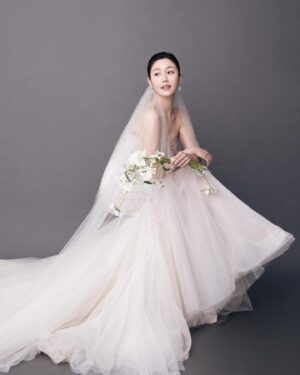 Lee Da-in Instagram - 첫 결혼기념일 축하해요💍
앞으로도 잘 부탁드립니다🤍

(예쁜사진 많이 찍고 엄청 신났던 날🥹..물론 나만)