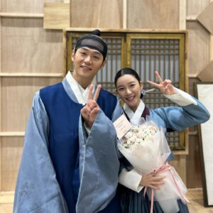 Lee Da-in Instagram - 길고 길었던 우리들의 연인,,
은애로 산 1년 행복했어요🦋감사합니다🤍
