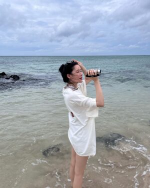 Lee Da-in Instagram - 너무너무 더우니까 바다사진,,🌊🐾