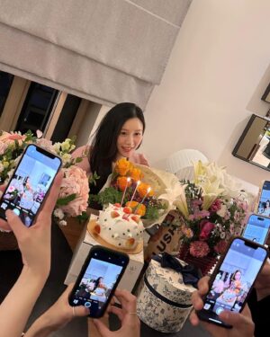 Lee Da-in Instagram - 행복한 생일 보내게 해주셔서 감사합니다👼🏻💗 
Thanks for all your blessings with love🌼