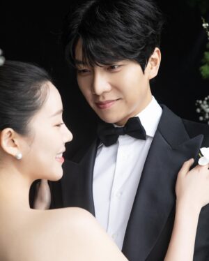 Lee Da-in Instagram - 첫 결혼기념일 축하해요💍
앞으로도 잘 부탁드립니다🤍

(예쁜사진 많이 찍고 엄청 신났던 날🥹..물론 나만)