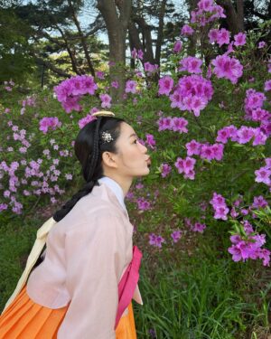 Lee Da-in Instagram - 재밌었던 꽃달임🌺🌸🌼
오늘도 밤 9:50분에 만나요🧡