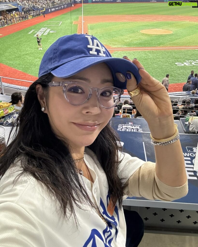 Lee Hae-young Instagram - MLB 갔다왔었다는!!! 휴대폰을 차에 두고 갔었다는~😳