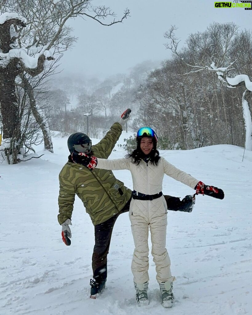 Lee Hae-young Instagram - 정말 몇년만에 건강해져 타는 스키!!!⛷️⛷️ #뿌이뿌이부부