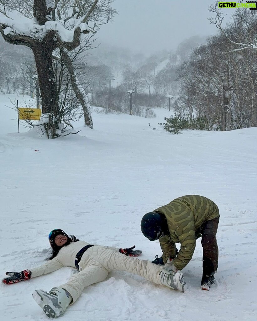 Lee Hae-young Instagram - 정말 몇년만에 건강해져 타는 스키!!!⛷️⛷️ #뿌이뿌이부부