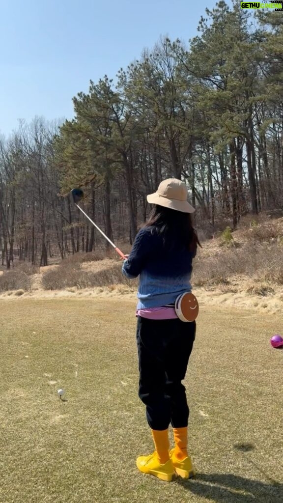 Lee Hae-young Instagram - 머… 이정도로 시즌 시작~!🏌🏻‍♀️