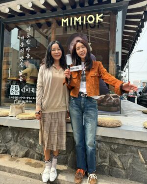 Lee Hae-young Instagram - 정안아.. 니네 PD 사진 잘 찍는다매..🥹
#미미옥 X #소담정찬 팝업현장에서 #채정안tv #미친콜라보😋