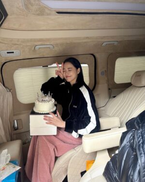 Lee Ju-yeon Instagram - 덕분에 행복한 생일을 보냈어요😘
감사합니다❣️❣️