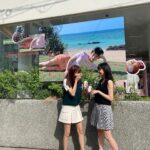 Lee Ju-yeon Instagram - 봄봄하네 🌷 울 주현언니 @juhyun1023 고생했어 🧡 옷 넘 예쁘다🫶 @cloveclub 쩡언니랑 쌍둥이 컨셉이예요 💚