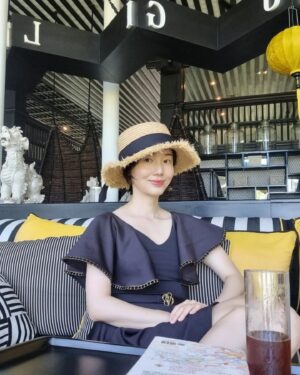 Lee Jung-hyun Instagram - 🍹🌊🏖