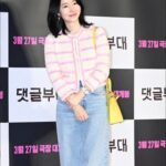 Lee Jung-hyun Instagram - 제가 주연했던 '성실한나라의 앨리스' 안국진감독이 손석구배우와 만나 영화 '댓글부대' 를 개봉하게 되었어요~🎉 안감독님손배우님 홧팅~~👍🎉🎉🎉 #댓글부대 3월27일개봉🙌