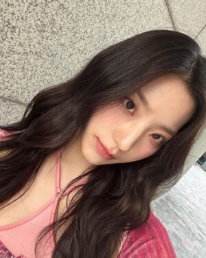 Lee Sae-rom Instagram - 🎀