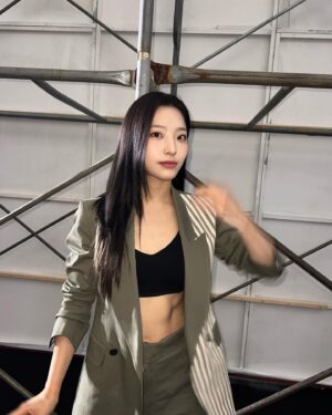 Lee Sae-rom Instagram - 👗🎊👏🏻