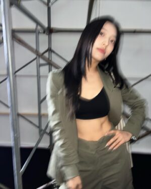 Lee Sae-rom Instagram - 👗🎊👏🏻
