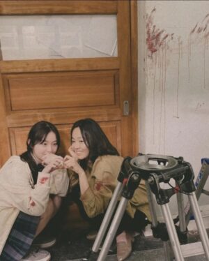 Lee Sang-hee Instagram - 🖤

#지금우리학교는