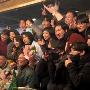 Lee Sang-hee Instagram - 명신대 정신건강의학과 회식, 
그 후. 

#지금행복하자🫰🫶🙆🏼‍♀️

#정신병동에도아침이와요 
#dailydoseofsunshine