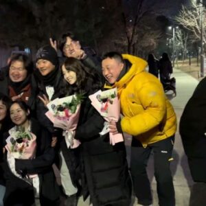 Lee Sang-hee Instagram - 명신대 정신건강의학과 회식, 
그 후. 

#지금행복하자🫰🫶🙆🏼‍♀️

#정신병동에도아침이와요 
#dailydoseofsunshine