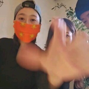 Lee Sang-hee Instagram - #정신병동에도아침이와요 
#dailydoseofsunshine 
#지금행복하자

☀️
랑랑랑 친구랑