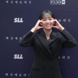 Lee Sang-hee Instagram - 🙏
