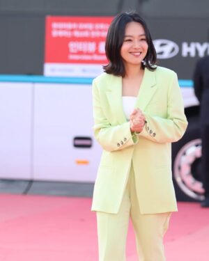 Lee Sang-hee Instagram - 23살 전주국제영화제
싱그러운 오늘, 고마웠습니다. 💚