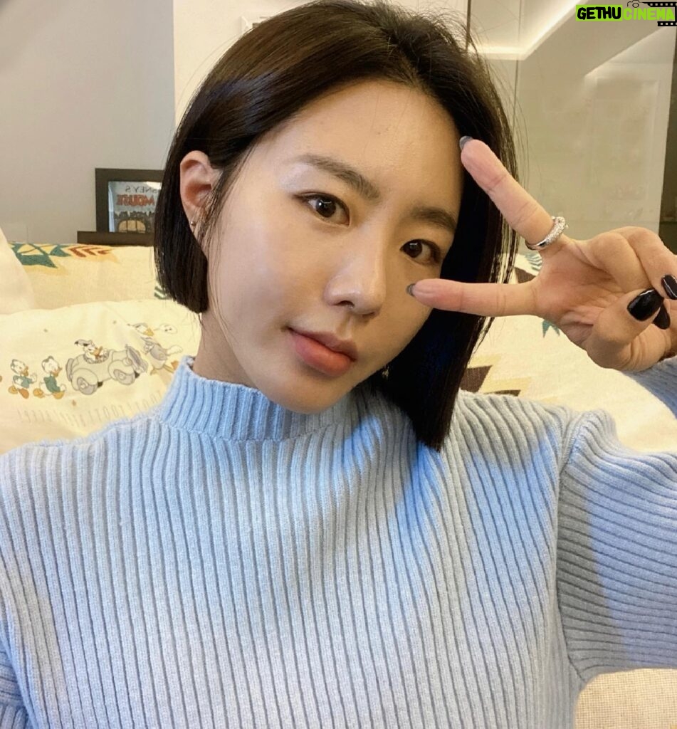 Lee Sang-hwa Instagram - 💇🏻‍♀️✔️✌🏻💙💙💙월요일 빠이팅!