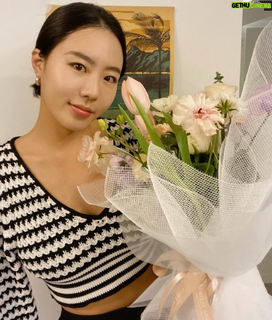 Lee Sang-hwa Instagram - HAPPY BIRTHDAY‼️TO ME🎂‼️ #내생일츄카츄카츄 #0225