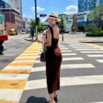 Lee Si-won Instagram – 🤠🤎☀️