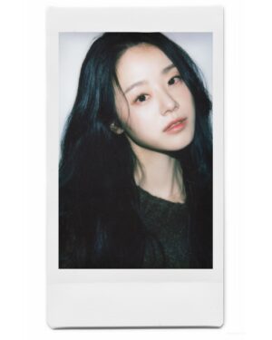 Lee Si-won Thumbnail - 16.1K Likes - Most Liked Instagram Photos