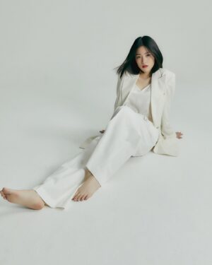 Lee Soo-kyung Instagram - @gilstory_ent 💜