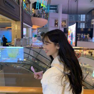 Lee Soo-min Thumbnail - 60.4K Likes - Most Liked Instagram Photos