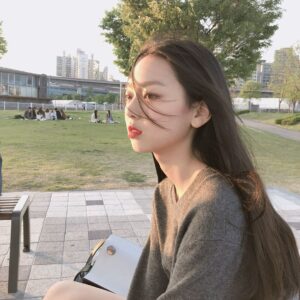 Lee Soo-min Thumbnail - 31.3K Likes - Most Liked Instagram Photos