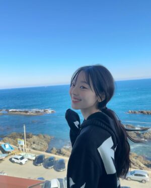 Lee Soo-min Thumbnail - 20K Likes - Most Liked Instagram Photos