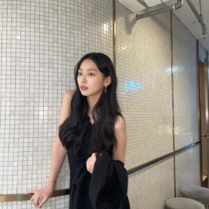Lee Soo-min Thumbnail - 18.7K Likes - Most Liked Instagram Photos