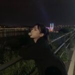 Lee Soo-min Instagram - 촬영 틈엔 역시 한강🍂