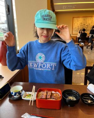 Lee Yeon-hee Instagram - 1.🥰😊😊
2.😋
3.😍😍
4.☀️☀️☁️🦢
5.캠핑강의! 😂(딱 두번 해봤능)