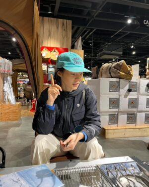 Lee Yeon-hee Instagram - 1.🥰😊😊
2.😋
3.😍😍
4.☀️☀️☁️🦢
5.캠핑강의! 😂(딱 두번 해봤능)